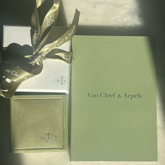 Pre-Loved Van Cleef Sweet Alhambra Rose Gold Bracelet - Picture 3 of 5